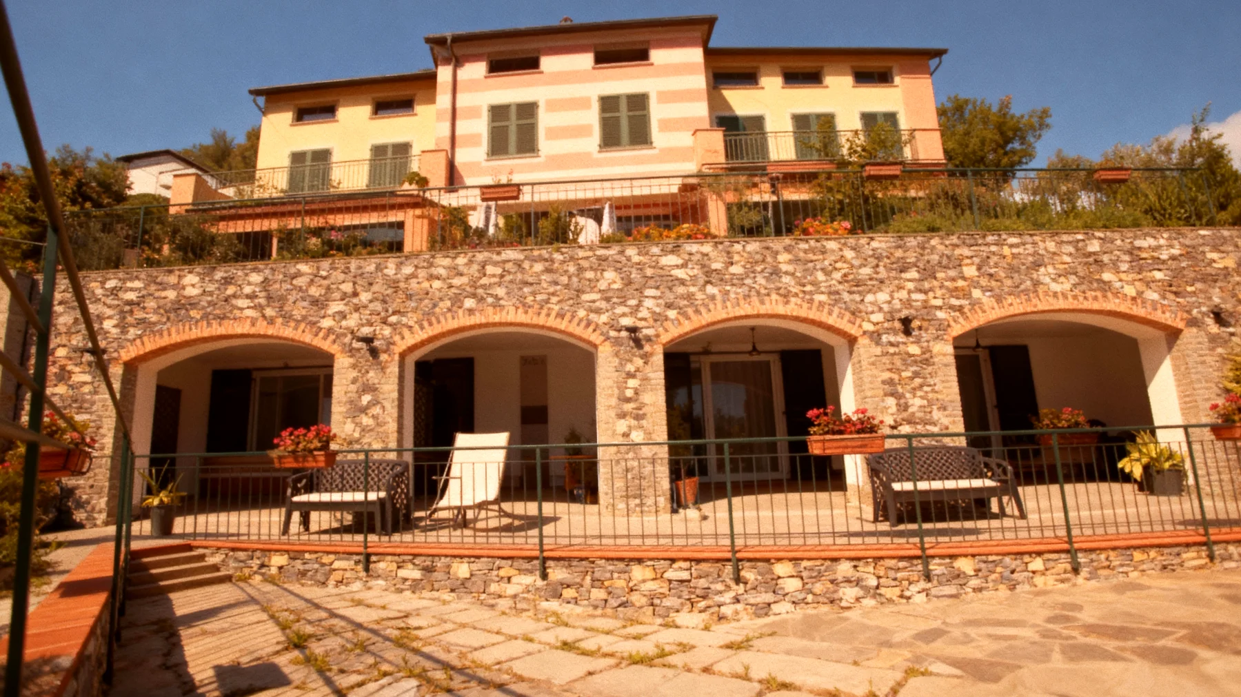 Un posto al sole 2025-12-20T22:32:01.142Z"