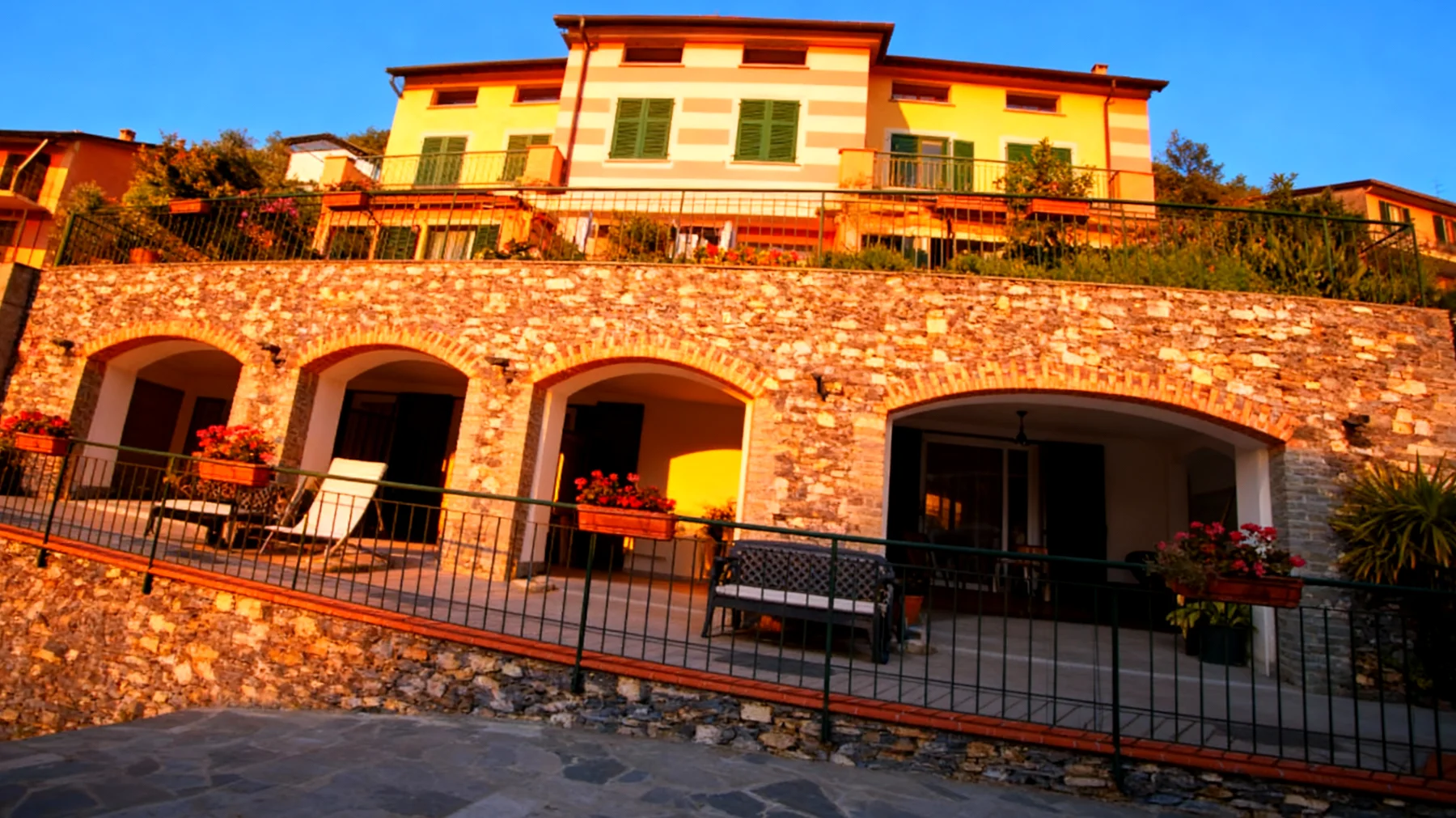 Un posto al sole 2025-12-27T22:37:40.854Z"