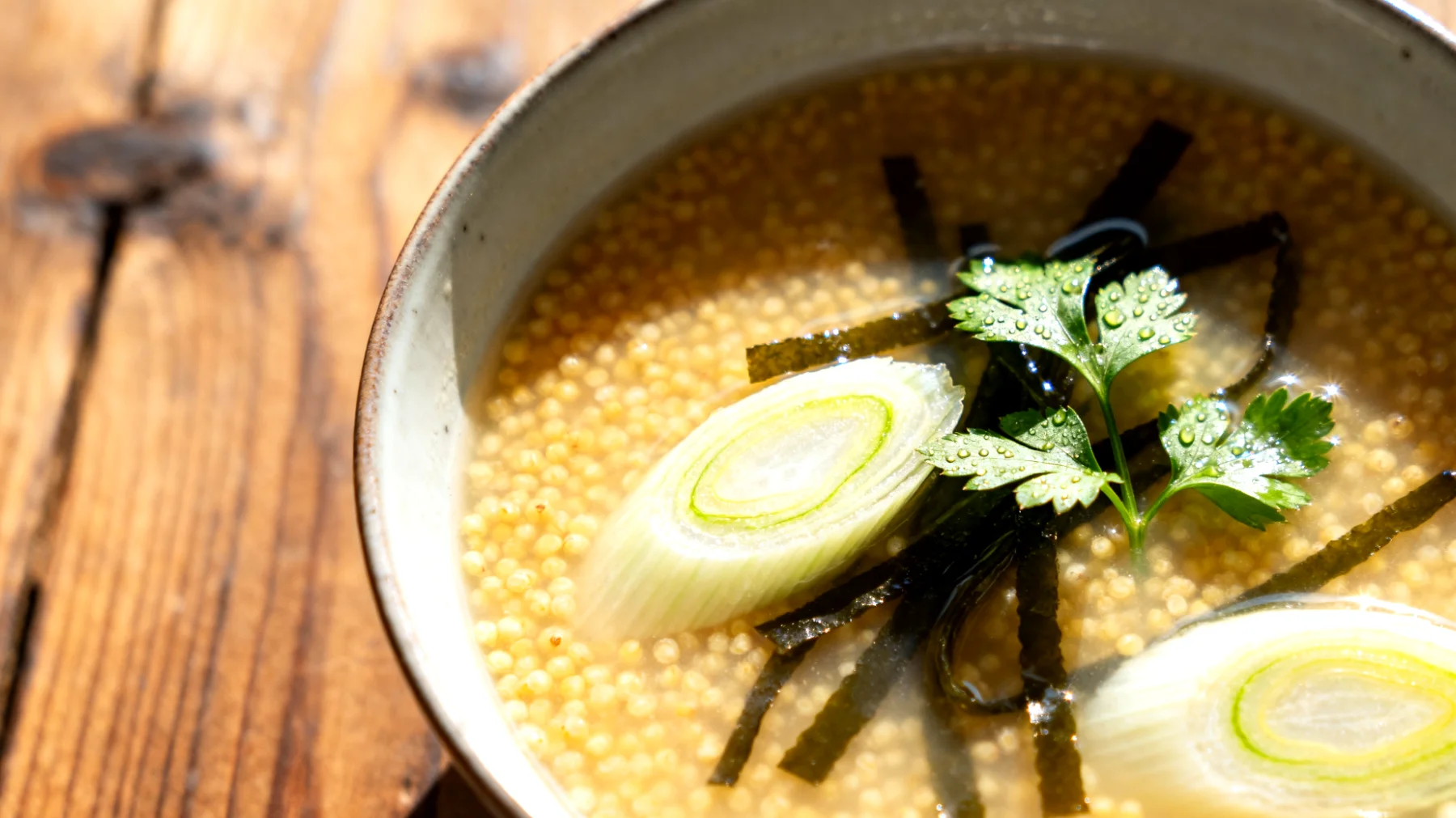 Zuppa di miglio con finocchio e alghe wakame"